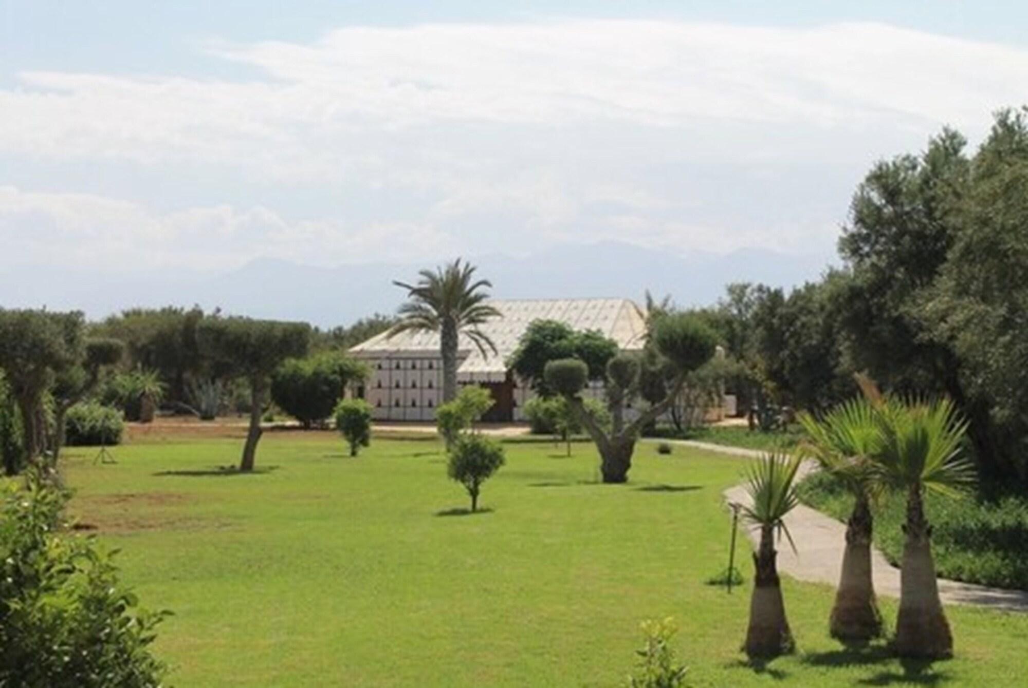 Villa Marco Au Jardin Des Senteurs El Ain Exterior photo
