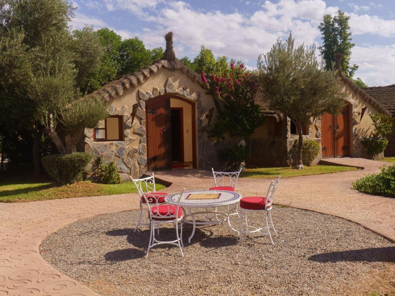 Villa Marco Au Jardin Des Senteurs El Ain Exterior photo